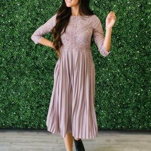 NWOT Citrus and Lemon Dusty Lavender Midi Dress M